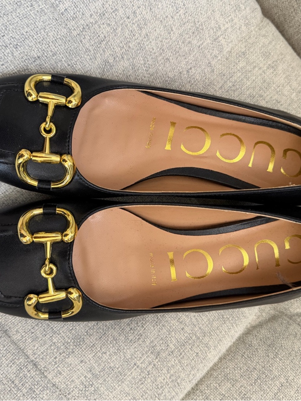Gucci Black Leather Horsebit Pumps with Gold Hardware - Picture 2 of 10